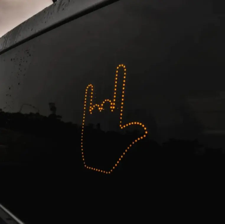 Smart LED Car Sign – Remote-Controlled Light for Expressing Gestures on the Road